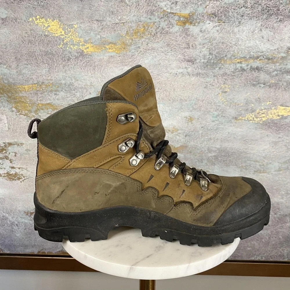 Montrail Boots Mens Size 9 Brown Nubuck Gore-Tex Vibram Hiking Waterproof Trail